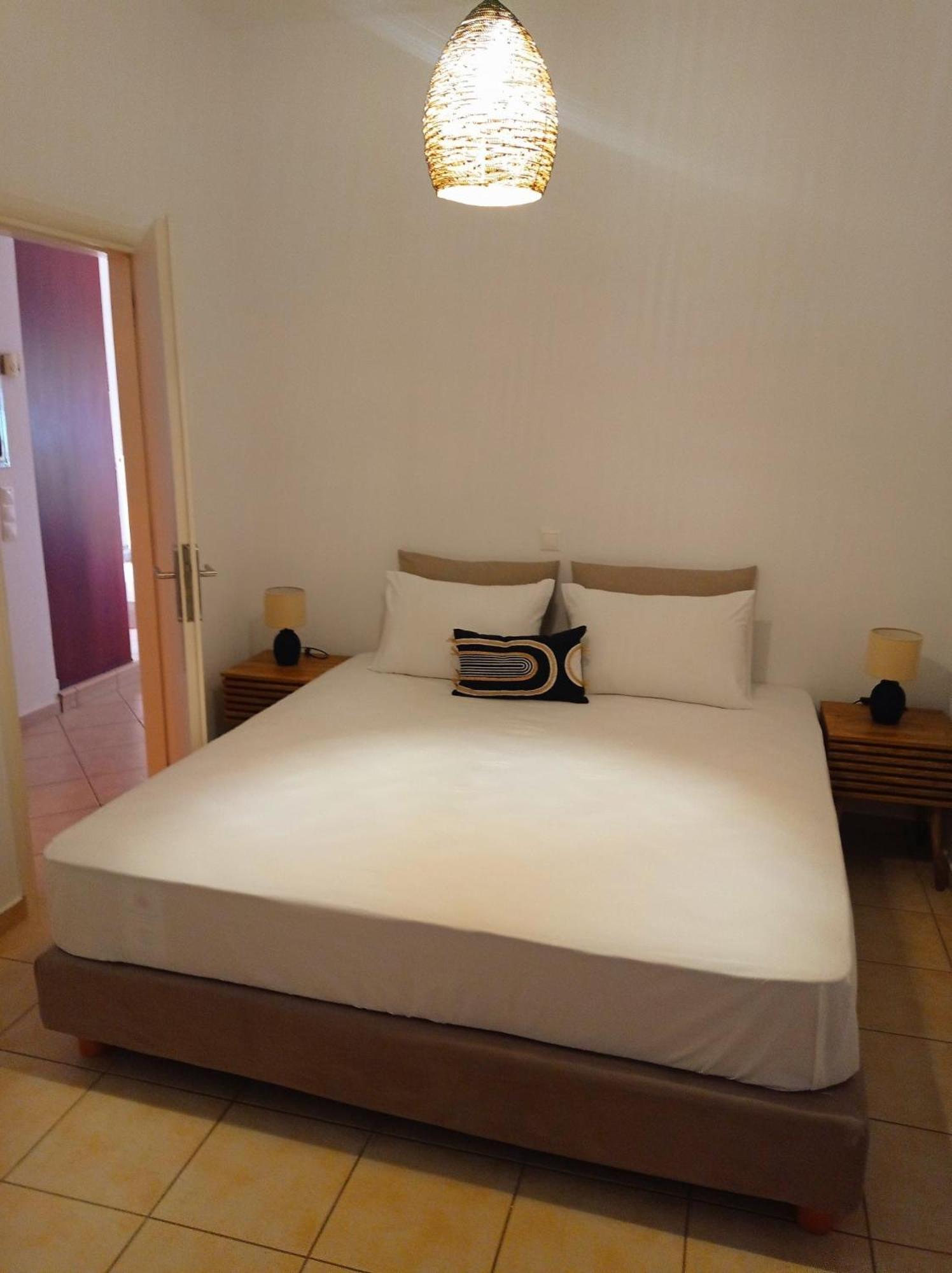 Sonema Seaside Apt Ханья Экстерьер фото